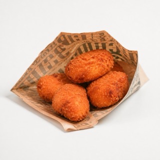 Chicken Nuggets (4) + Dip